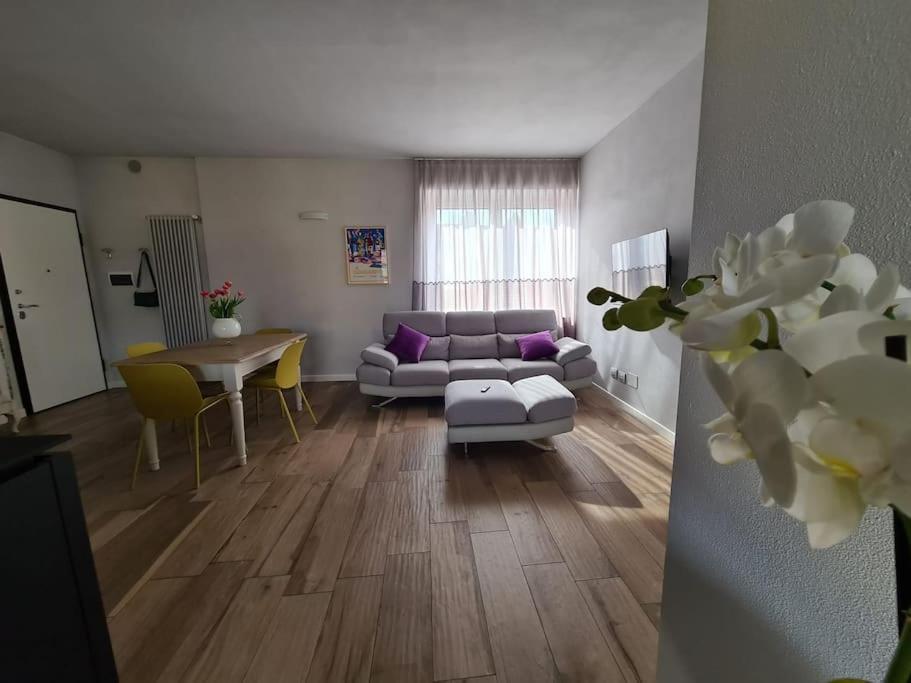 Cuore Di Alba Charming Apartment Bagian luar foto