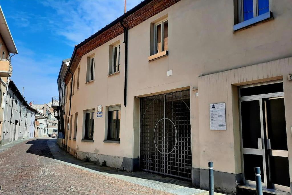 Cuore Di Alba Charming Apartment Bagian luar foto
