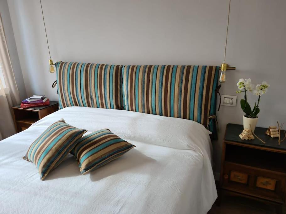 Cuore Di Alba Charming Apartment Bagian luar foto