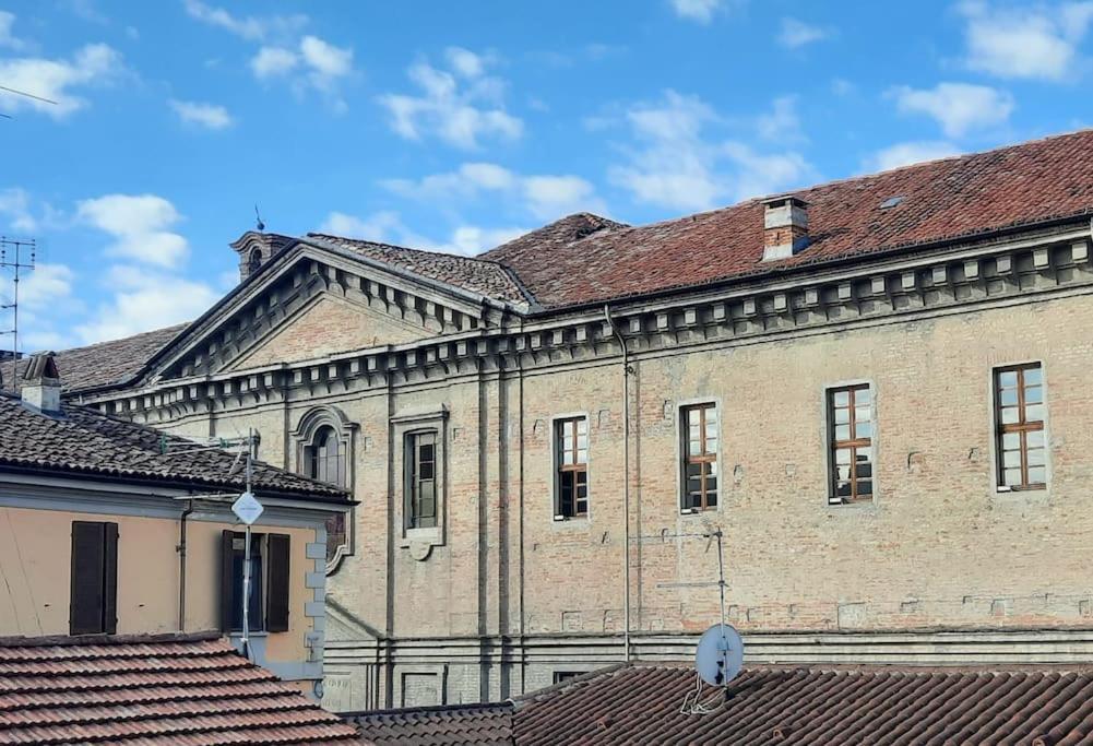 Cuore Di Alba Charming Apartment Bagian luar foto